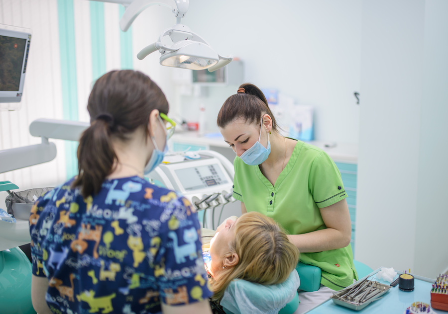Удаление зубов в Красноярске